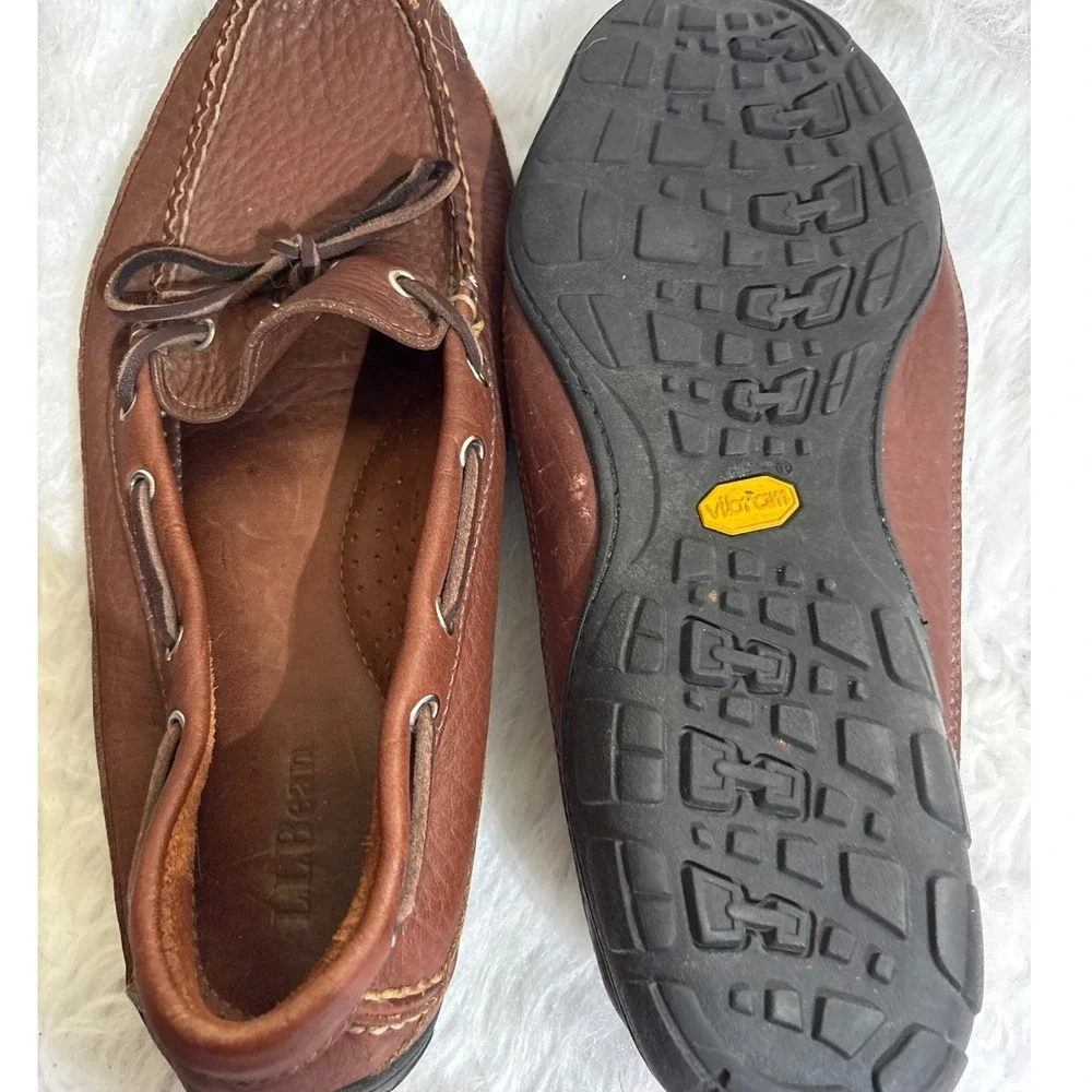 LL Bean Mens Handsewn‎ Moccasins Brown Leather Vibram Sole Boat Shoes 9 0462